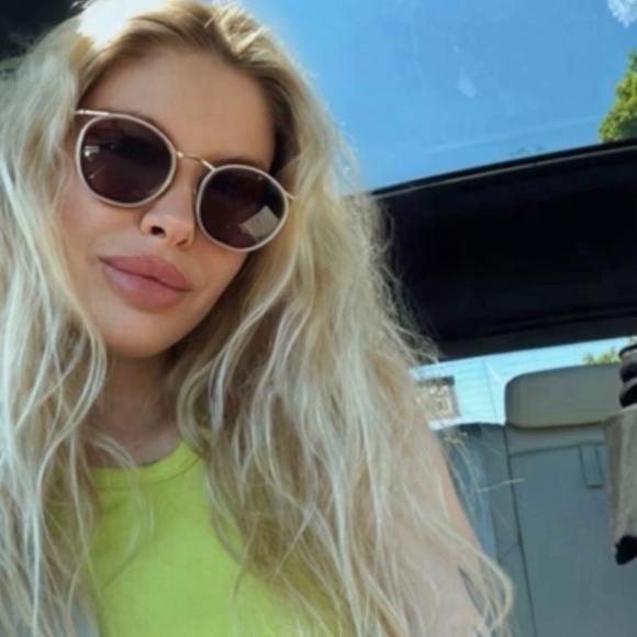 Meet your Posher, Samantha - Picture 1 of 1